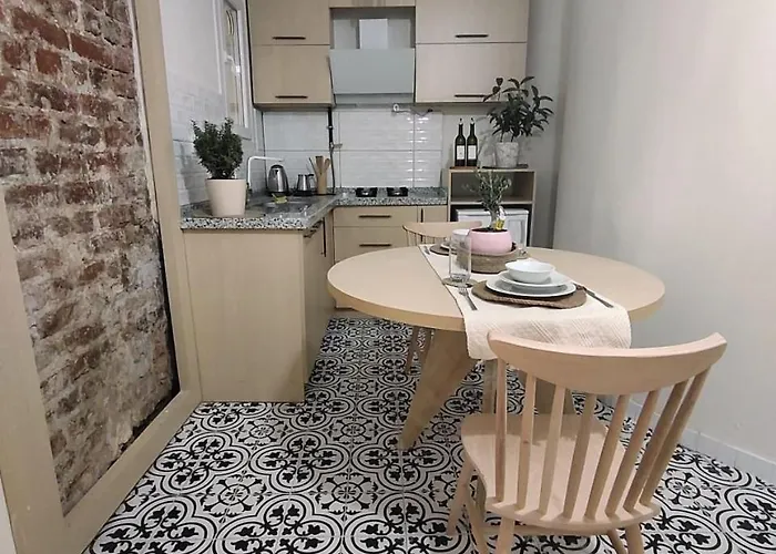 아파트 Balcony 2br Near To Nisantasi #2 이스탄불