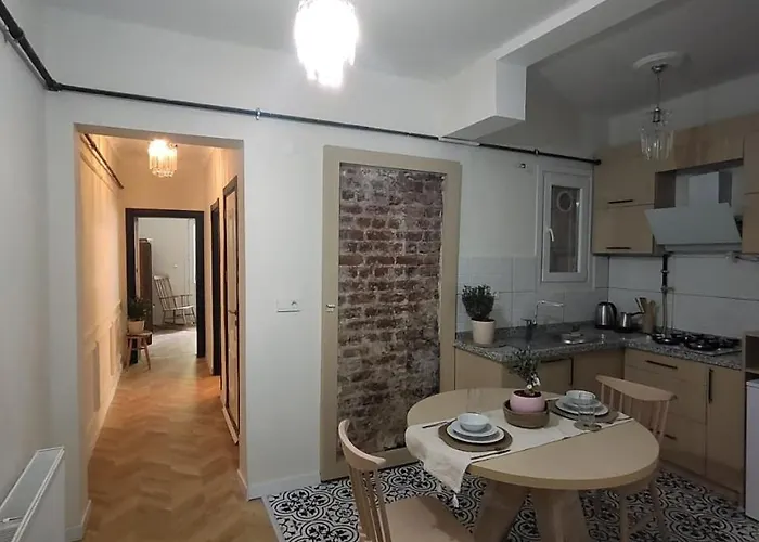 Balcony 2br Near To Nisantasi #2 *